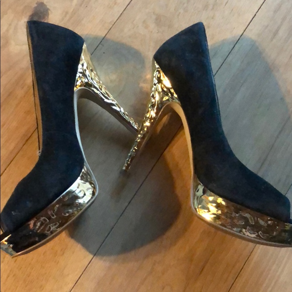 Black/gold heels